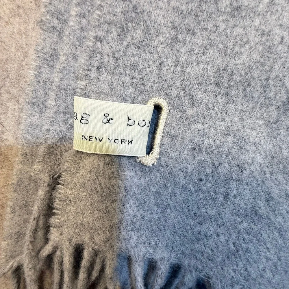 Rag & Bone New York Scarf Light Gray Wool Blend Fringe Winter Wrap‎ T0774